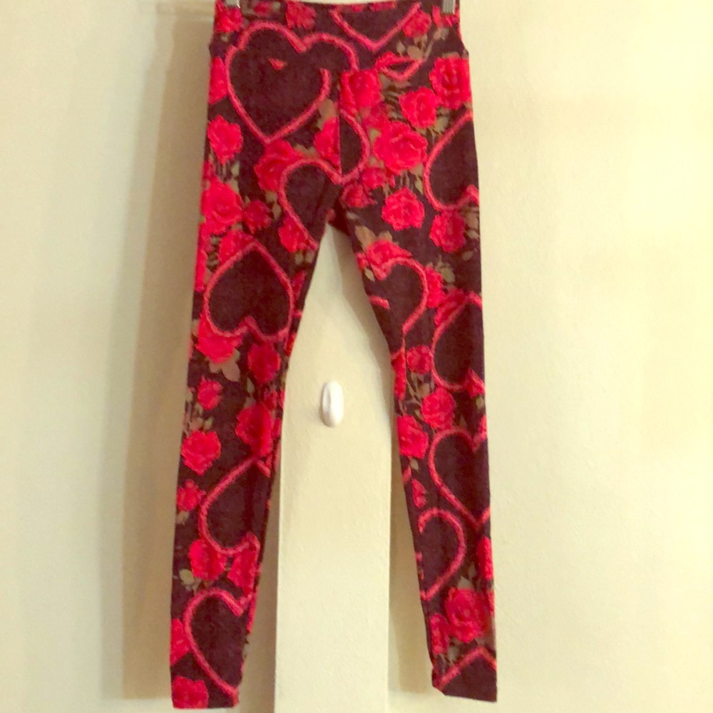 LuLaRoe Valentine’s Day OS Leggings